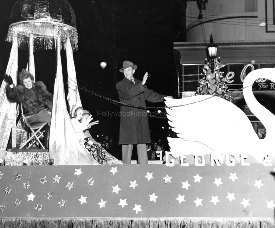 Gracie Allen 1946 George Burns Hollywood Parade.jpg